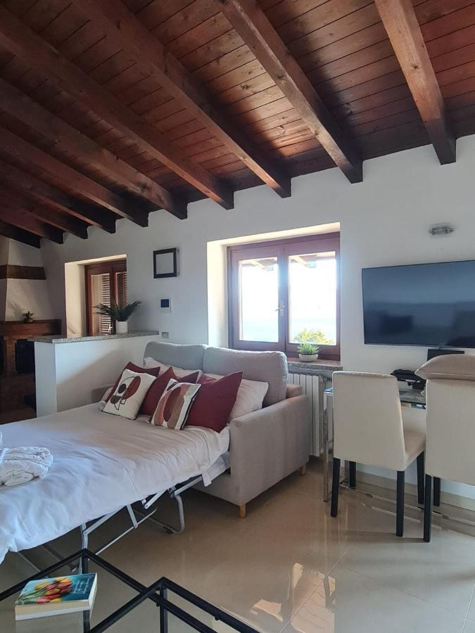 Penthouse Andrea Apartment Meina Ngoại thất bức ảnh